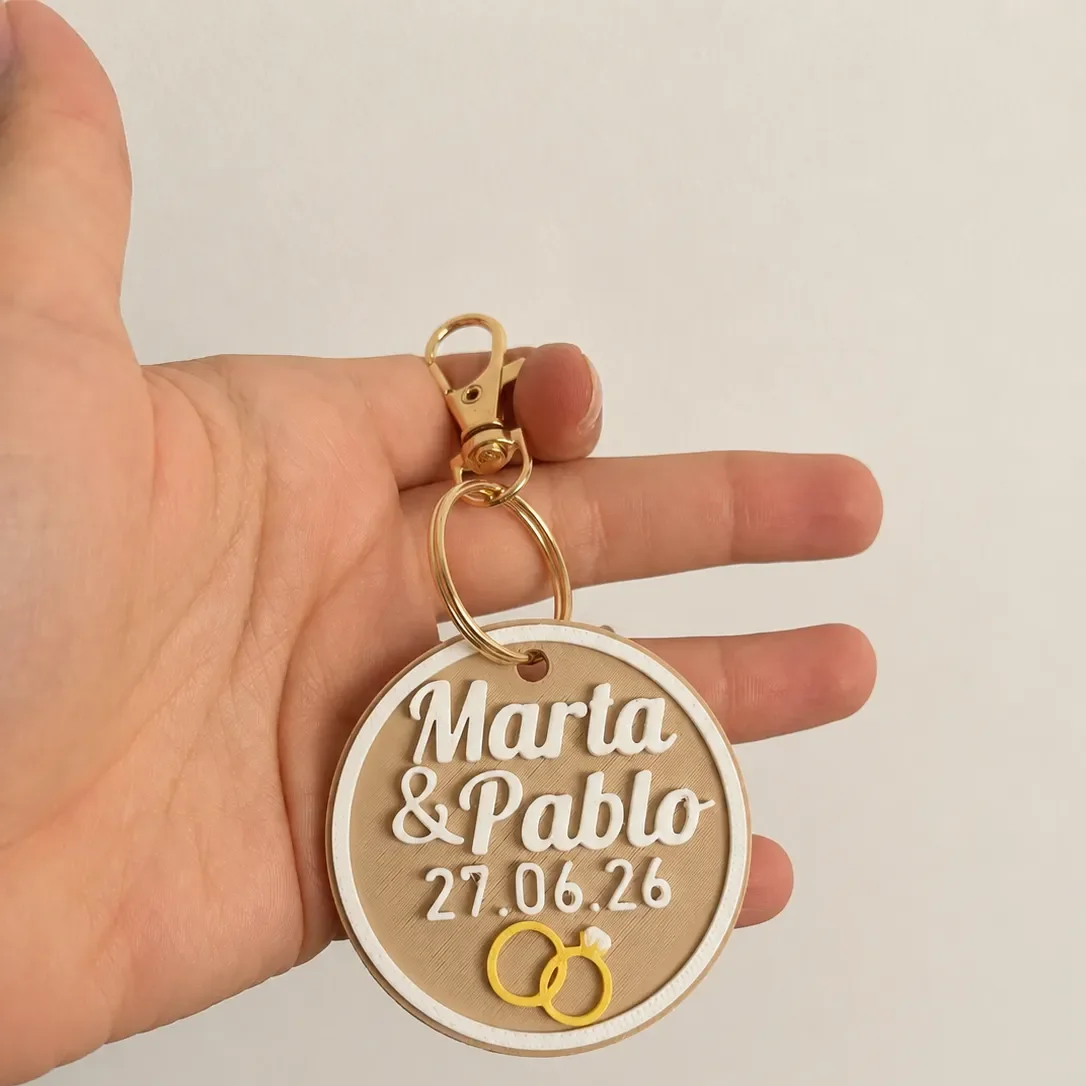 Detalle de boda con alianzas: llavero o imán — imagen 3